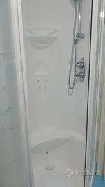 Doccia idromassaggio jacuzzi