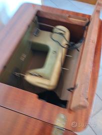 macchina da cucire vintage 