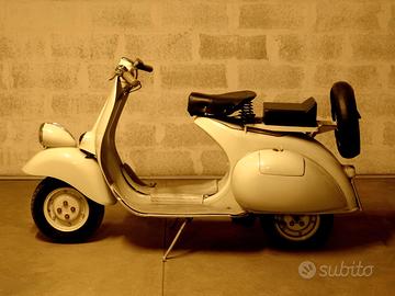 Piaggio Vespa 125 "Faro Basso"