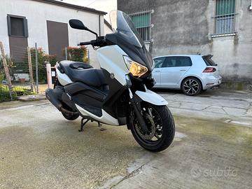 Yamaha XMax 400