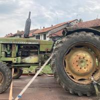 John Deere 2130