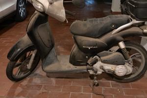 2 ciclomotori scarabeo 50
