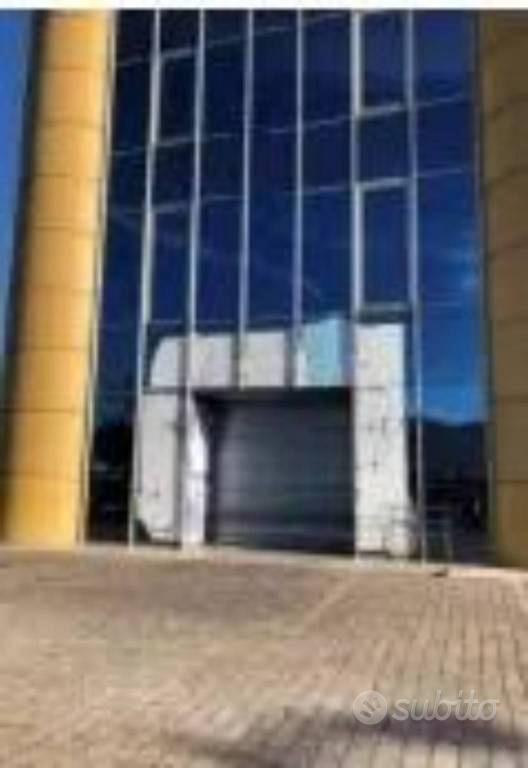 Immobile in asta di 220 m² con più di 5 locali a T - Vista 5