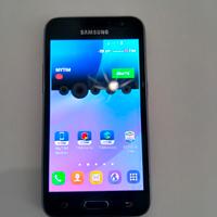 Smartphone SAMSUNG Galaxy J1 
