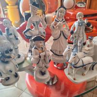 STATUETTE  VINTAGE IN PORCELLANA BLU  E BIANCA