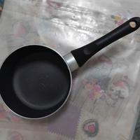 penotolino nero adatto per riscaldare acqua/latte