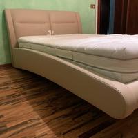 Letto piazza e mezza ecopelle effetto sospeso