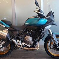 QJ MOTOR SRT 700 SX 2025 e5+