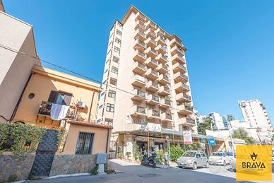 Laboratorio 6 locali con terrazzo in Via Resuttana