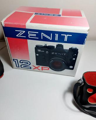 Macchinetta fotografica zenit 12xp
