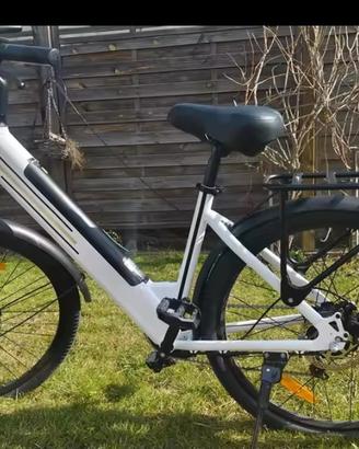 BICICLETTE E-BIKE 100KM🔋 NUOVE BIANCA ULTIMA 🔥