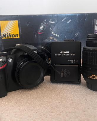 Nikon  D 3200.