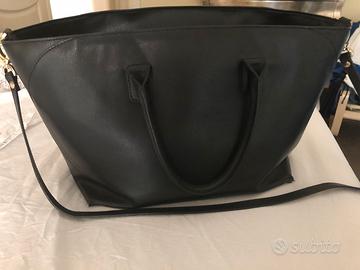 Borsa in pelle nera caractere