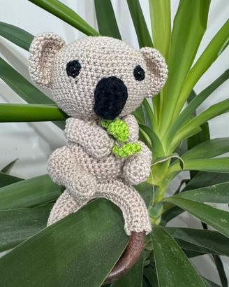 Koala amigurumi uncinetto fatto a mano per neonato