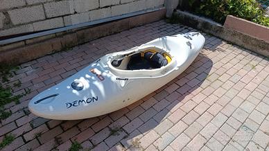 Kayak Exo Demon