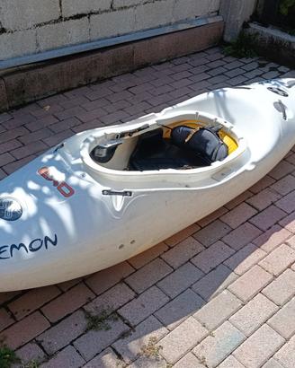 Kayak Exo Demon