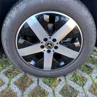 Cerchi in lega Mercedes e pneumatici estivi Pirell