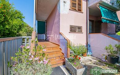 VILLA CON DUE APPARTAMENTI INDIPENDENTI