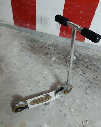 Monopattino Reptor per bambini