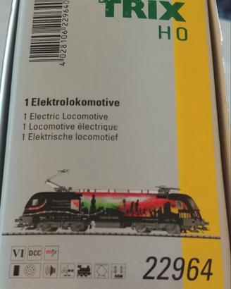 Locomotore elettrico trix h0 22964 dcc mfx