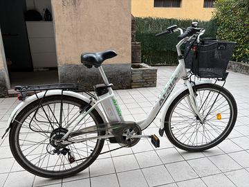 Bicicletta pedalata assistita