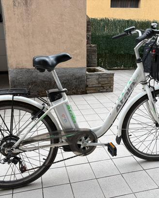 Bicicletta pedalata assistita