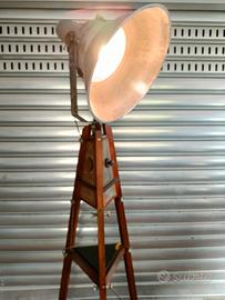 lampada a piantana stile idustriale