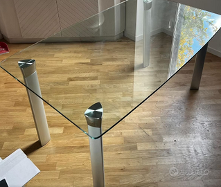Tavolo in vetro temperato