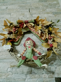 Ghirlanda artigianale con fiori secchi