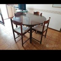 tavolo rotondo allungabile con 4 sedie