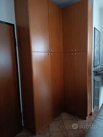 Mobile angolare in legno – 8 ante, maxi spazio