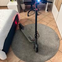 Monopattino elettrico 350W