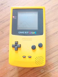 Game Boy color con sei giochi