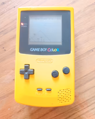 Game Boy color con sei giochi