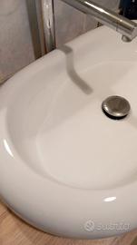 lavabo bagno con miscelatore 