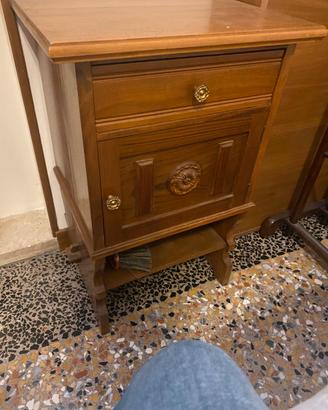 Comodino rovere