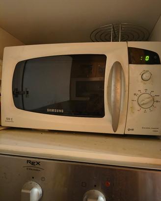 Forno a microonde 