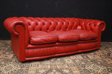 Divano Chesterfield 3 posti club in pelle rosso