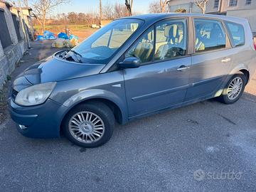Megane scenic 7 posti