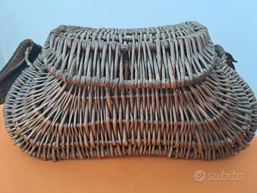 Cestino in vimini per pescatore