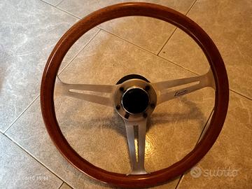 Volante in radica LUISI