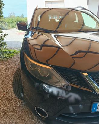 AUTO NISSAN
