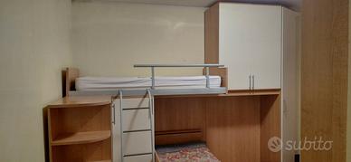 cameretta per bambini con letto a castello