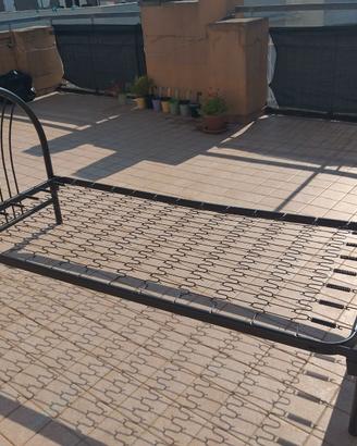 Letto in metallo verniciato