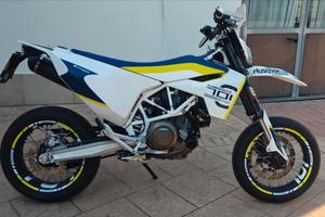 HUSQVARNA 701 Super moto