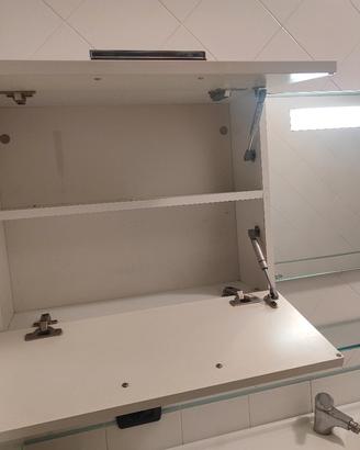 mobile , piu specchio da bagno