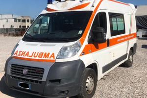 Ambulanza Fiat DUCATO 3.0 D CON PEDANA
