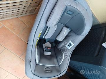 seggiolino auto Darwin con base isofix a parte