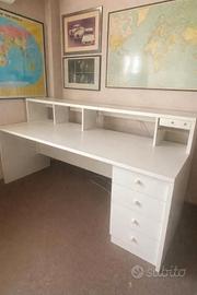 Scrivania 