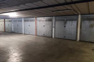 Box in garage con cancello elettrico